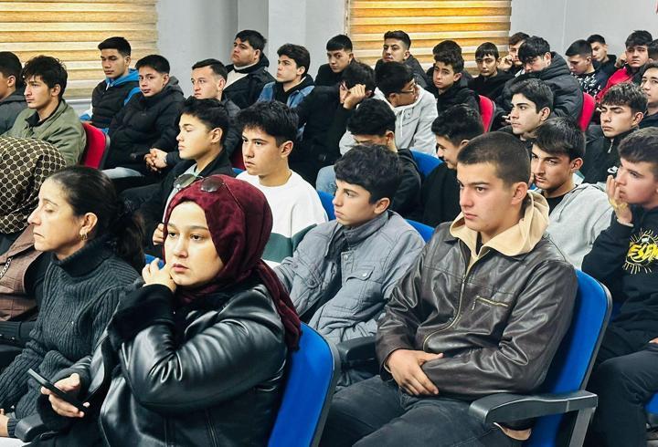 Erdemli'de ustalar çıraklarla buluştu