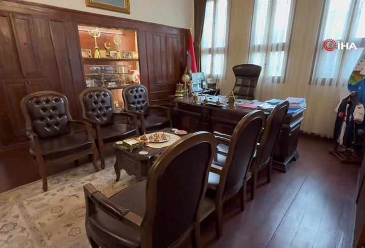 Makamda dinleme cihazına 2 tutuklama