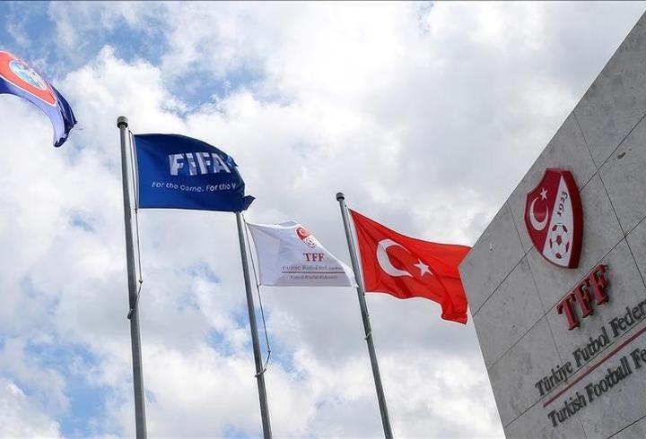 Fenerbahçe, Joey Veerman için PSV ile resmen masaya oturdu.5