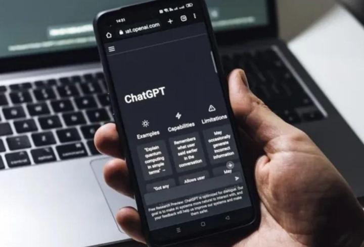 Apple efsaneye dönüşen kitap tarzı katlanabilir modeli iPhone Fold için kolları sıvadı. Mühendislik harikası olması beklenen bu cihazda öncelik tamamen ince tasarım üzerine kurulu.7