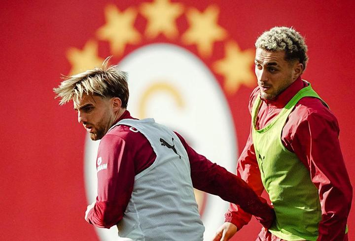 Trabzonspor'un bu sezon kiralık olarak kadrosuna kattığı kaleci Andre Onana, “Çok mutluyum, bana güvenin. Hayatımın en güzel dönemini yaşıyorum. Şikayet edemem, burada olmaktan çok mutluyum” dedi.3