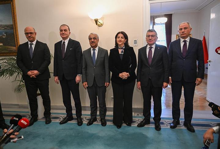 SON DAKİKA... AK Parti ile DEM Parti heyeti görüştü