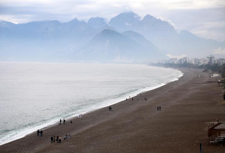 Antalya’da beklenen yağmur etkili oldu