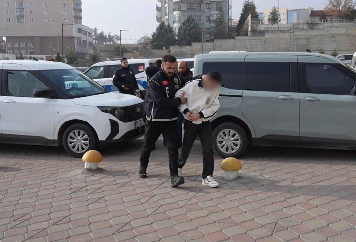 Darp, gasp, şantaj... 19 yaşındaki genç kabusu yaşadı! 2 şüpheli gözaltında