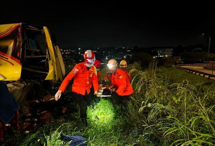 Endonezya'da katliam gibi kaza: 16 kişi öldü