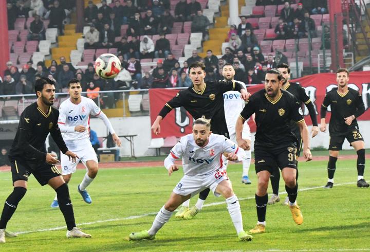 Balıkesirspor evinde Bornova'ya takıldı