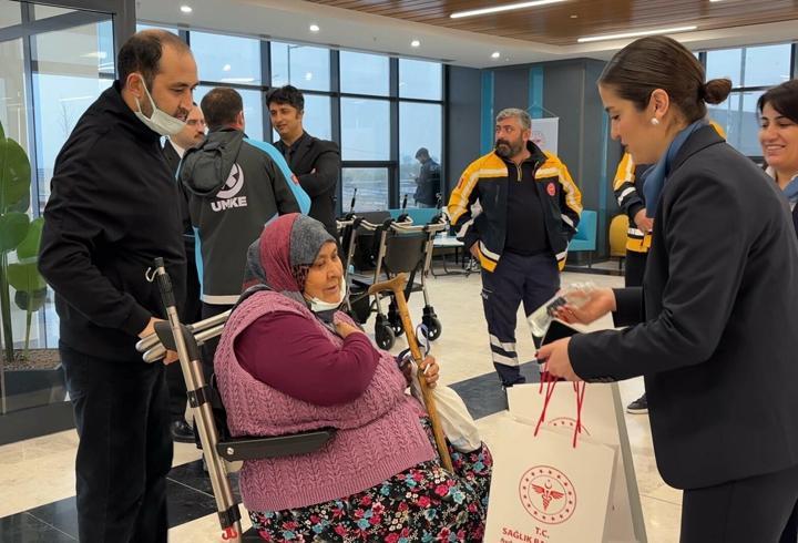 Aydın Şehir Hastanesi'nde hasta kabulü başladı