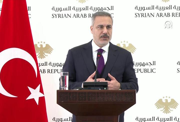 SON DAKİKA... Dışişleri Bakanı Hakan Fidan, Suriyeli mevkidaşı ile ortak basın toplantısı düzenliyor