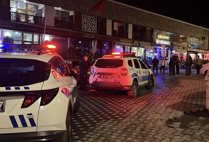 Kayseri'de kıraathanede bıçaklı kavga: 1 yaralı