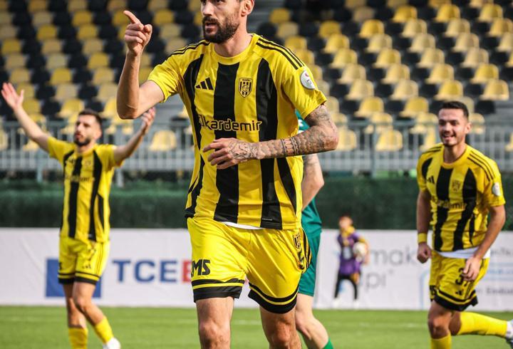 Aliağa Futbol kupada Iğdır önünde
