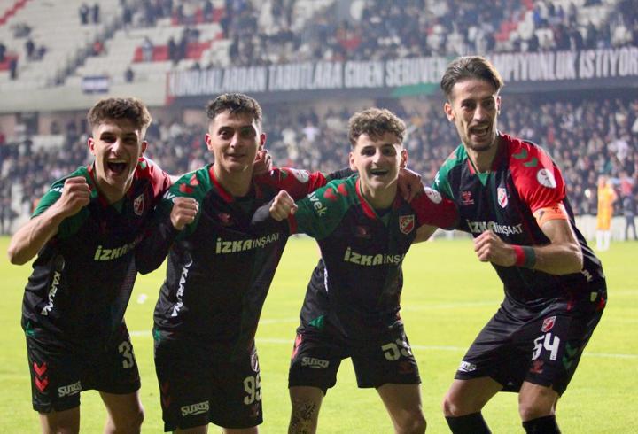 Karşıyaka'dan müthiş final