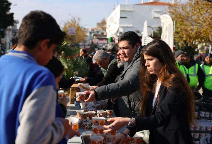 Çeşme'de Gülşah Durbay için hayır yemeği dağıtıldı