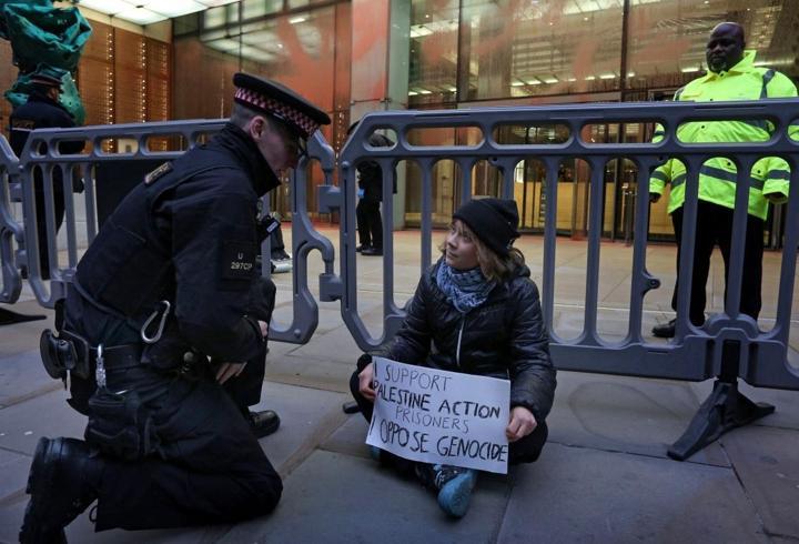 Greta Thunberg, Londra'daki Filistin eyleminde gözaltına alındı