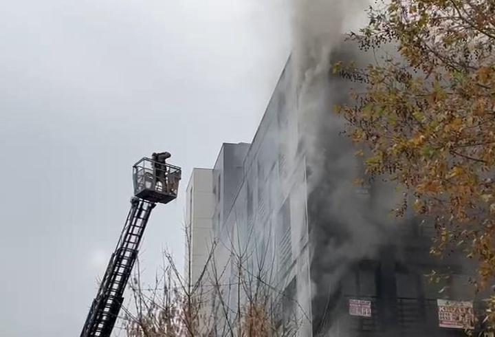 SON DAKİKA | İstanbul'da korku dolu anlar: 5 katlı binada yangın