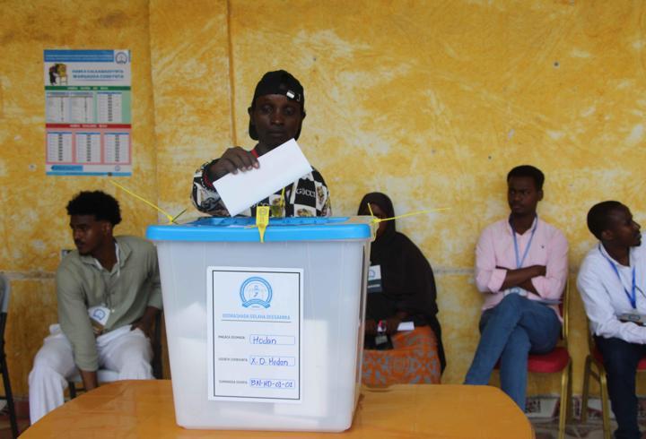 Mogadişu’da tarihi seçim: 56 yıl sonra ilk