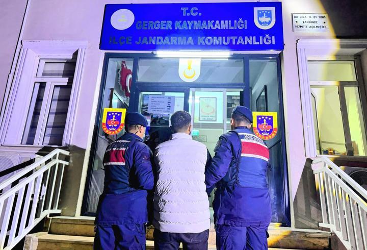 Adıyaman’da uyuşturucuya 4 gözaltı
