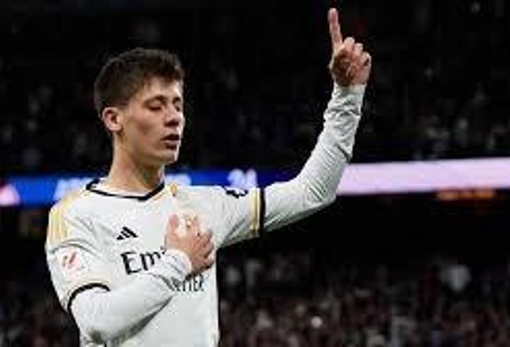 Premier Lig’de Arsenal, 2025’i lider tamamlamayı garantiledi.1