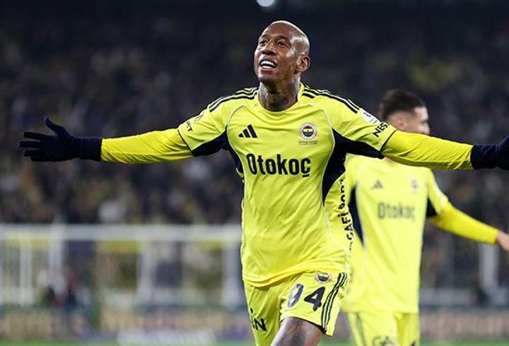 Fenerbahçe, Faslı oyuncu Souffian El Karouani için harekete geçti ve temaslarını başlattı.1