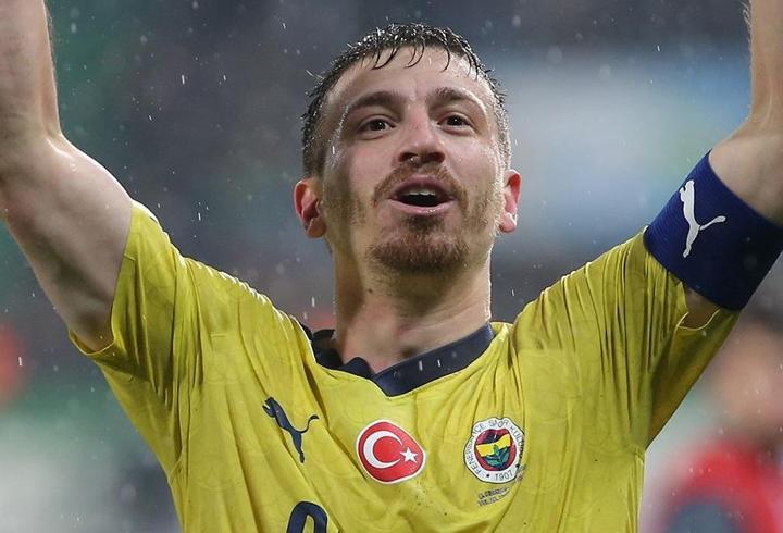 Hem Fenerbahçe hem de Galatasaray ile adı anılan Christopher Nkunku, Milan formasıyla Hellas Verona’ya karşı iki kez ağları havalandırdı.1