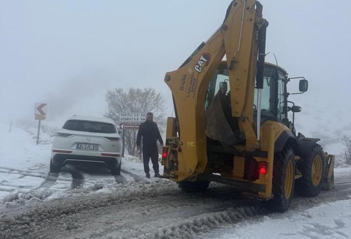 Gercüş’te kardan kapanan 5 köy yolu ulaşıma açıldı