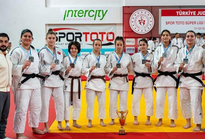 Burdurlu sporcular çeyrek finalde elendi