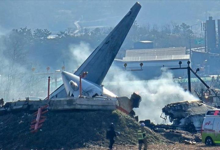 Güney Kore’nin en ölümcül uçak kazasında yıl dönümü: Devlet Başkanı Lee özür diledi