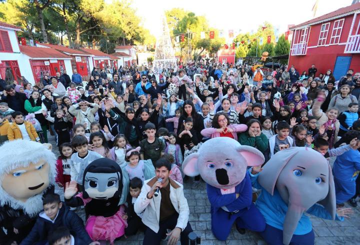 Kepez'de yeni yıl heyecanı Dokumapark'ta yaşandı