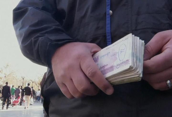 İran’da ekonomik alarm: Riyal çöktü, Tahran karıştı!