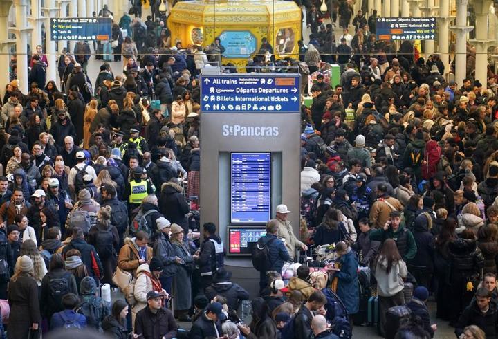 Avrupa'da tren seferlerine 'teknik sorun' engeli: Büyük kentler arası ulaşım durdu