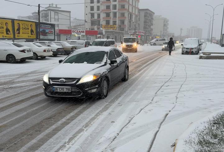 Adıyaman'da kar ulaşımı olumsuz etkiledi