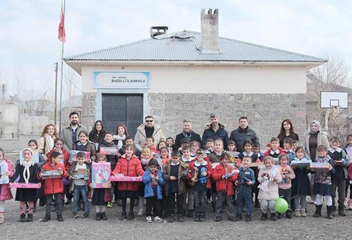 Çocukların dileği gönüllü çalışanlar ile gerçek oluyor