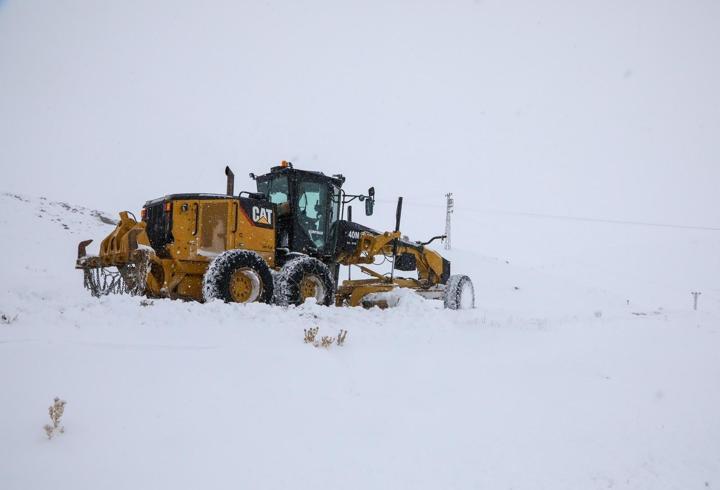 Van'da kardan 671 yerleşim yerinin yolu ulaşıma kapandı