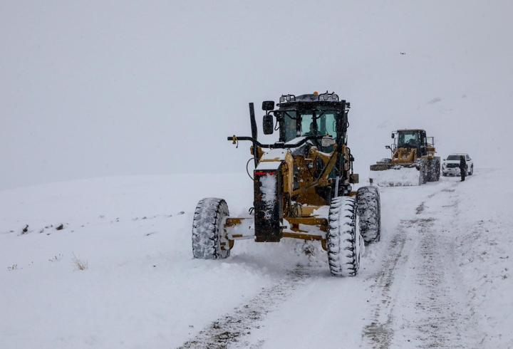 Van'da kardan 671 yerleşim yerinin yolu ulaşıma kapandı