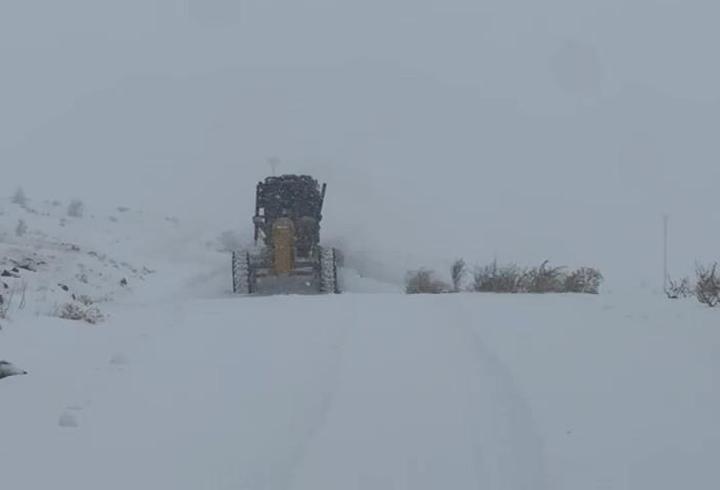 Elazığ’da 536 köy yolu kardan kapandı