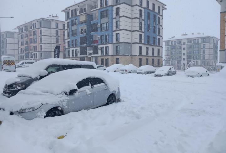Diyarbakır’da kar esareti