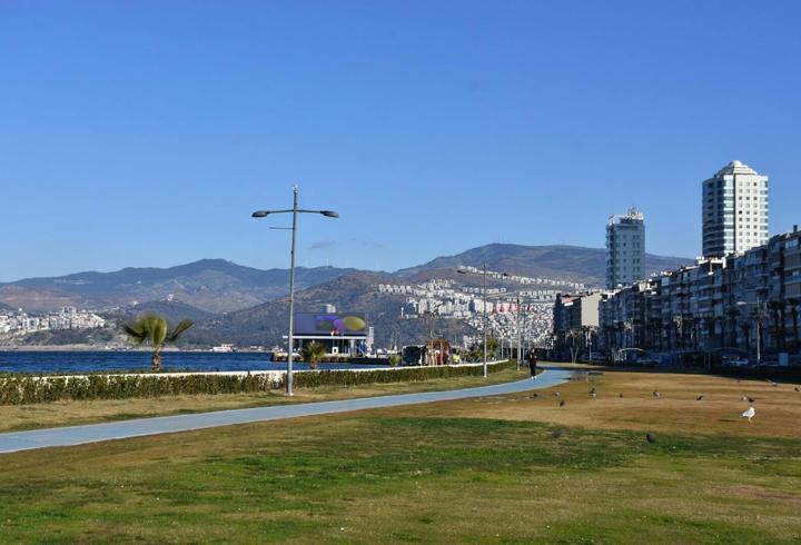 Yeni yılın ilk gününde İzmir'de sessizlik