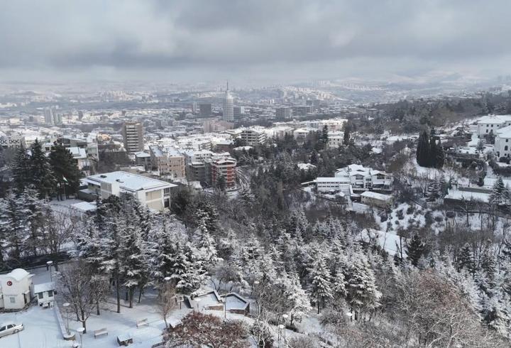 Ankara, beyaza büründü