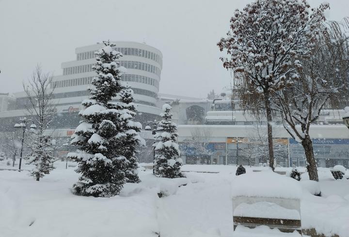 Bolu’da yoğun kar yağışı