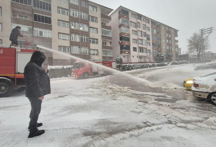 Zonguldak yeni yıla karla başladı