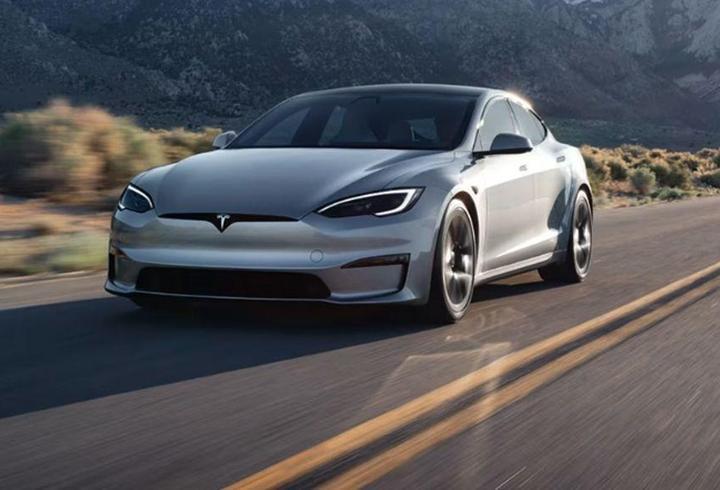 Tesla’dan neşeli dokunuş