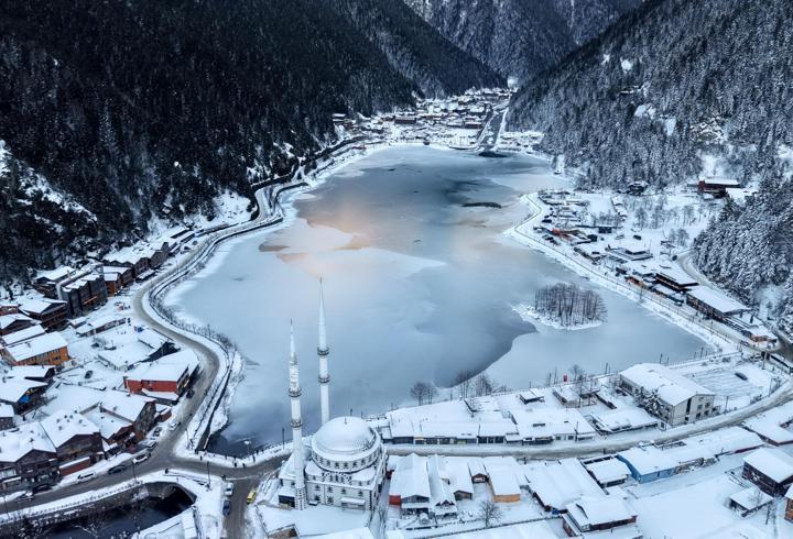 Uzungöl buz tuttu