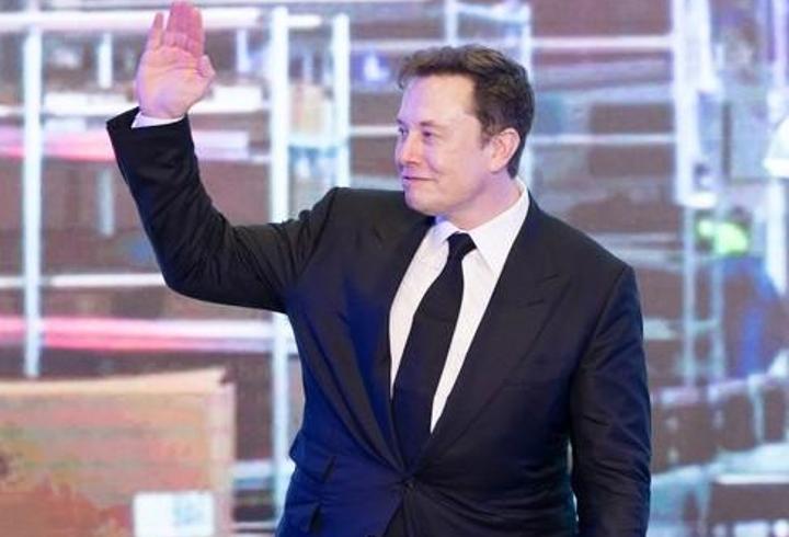Elon Musk duyurdu: Venezuela'ya ücretsiz internet