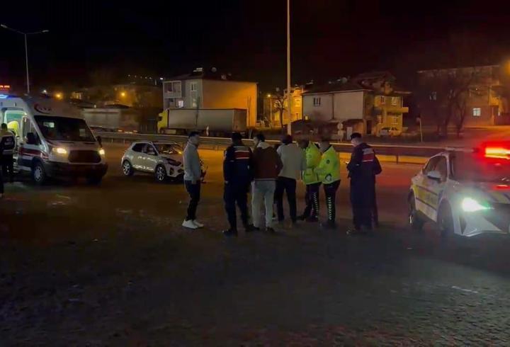 Bursa’da iki otomobil çarpıştı: 3 yaralı