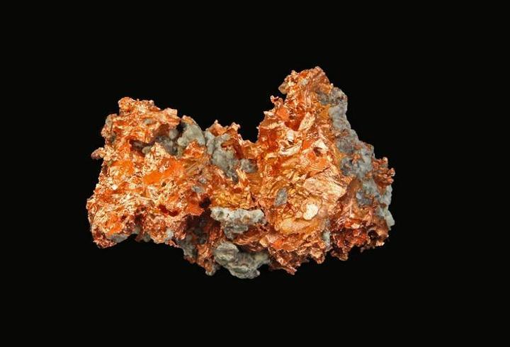 Bakır fiyatları rekor kırdı: Arz endişeleri ve talep artışı etkili oldu