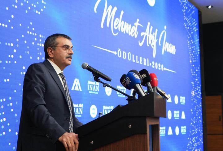 Mehmet Akif İnan ödülleri sahiplerini buldu