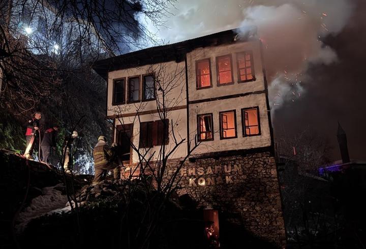 Karabük'te 200 yıllık tarihi konak yandı
