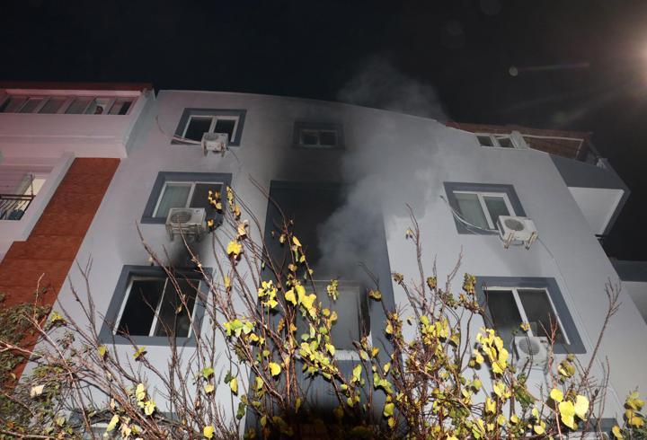 Elektrikli sobadan çıkan yangın evi küle çevirdi