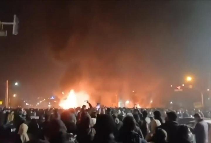 İran'da sokaklar karıştı: 45 ölü! Hamaney'den açıklama