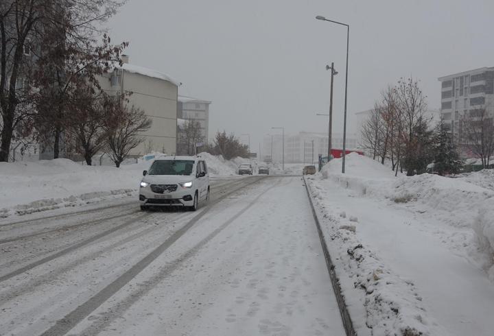 Bitlis'te kar yağışı
