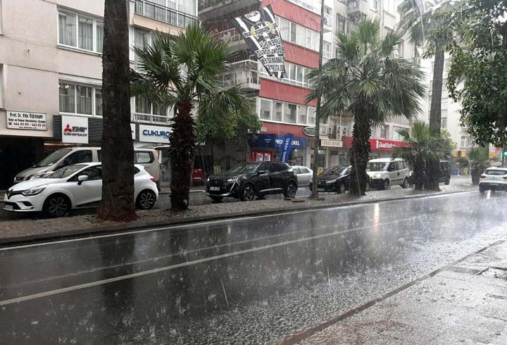 İzmir için kuvvetli sağanak yağmur uyarısı